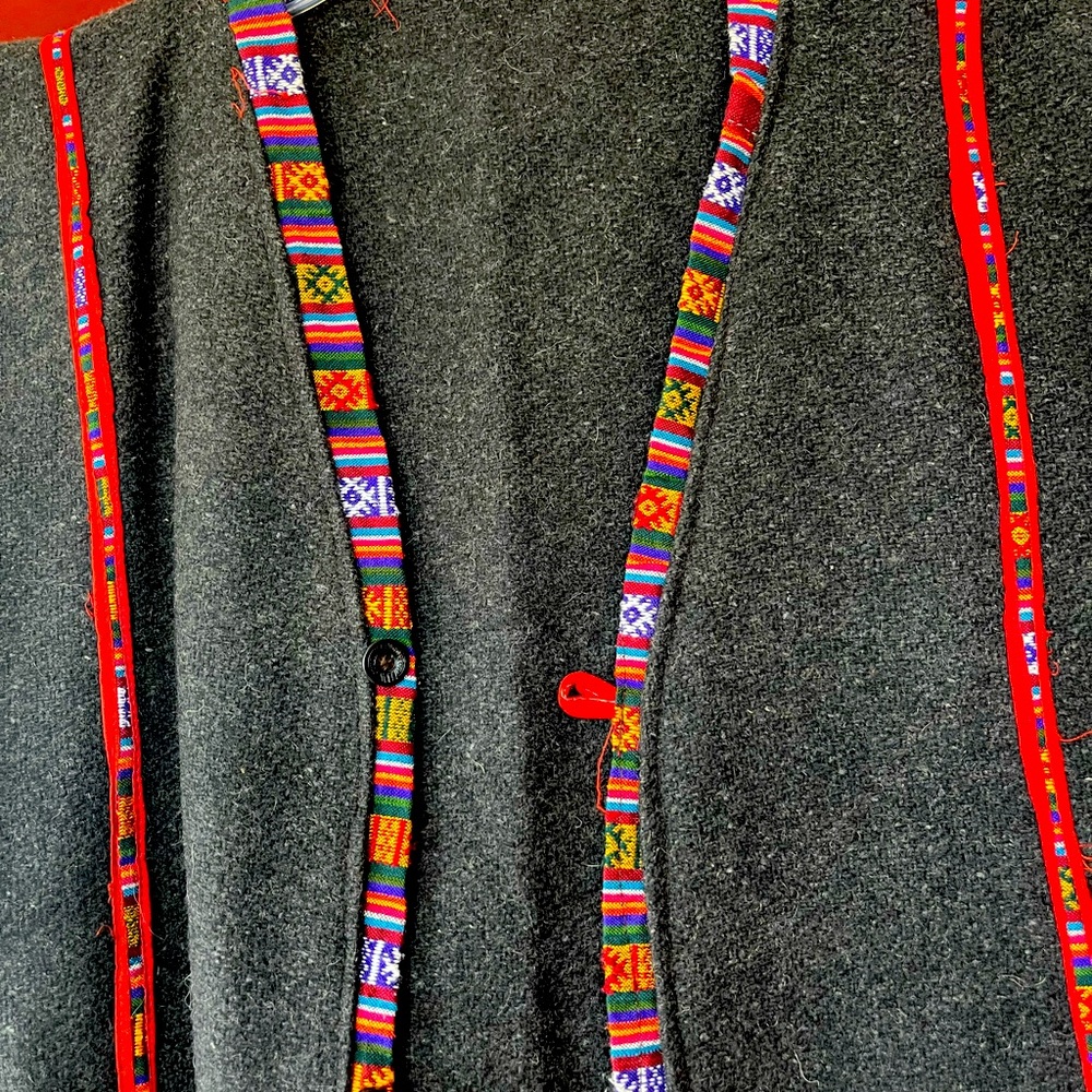 Woolen unisex Tibetan vest. Handmade in India. Like new!